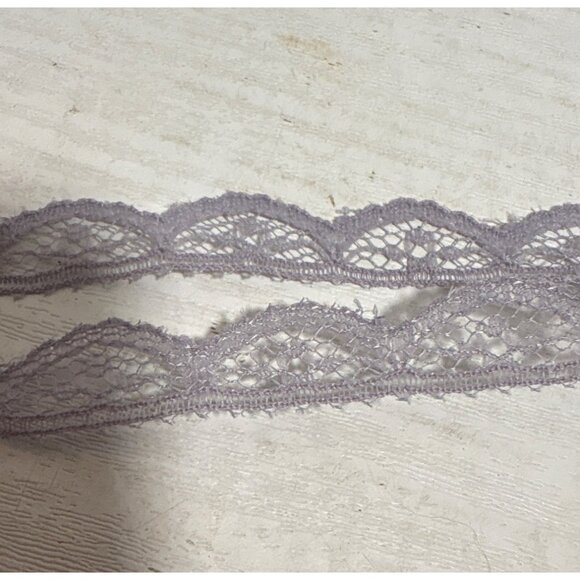 Purple Lace Trim Lavender Scalloped Edges Sewing Crafts .5 inch wide 4 yards - Picture 2 of 7